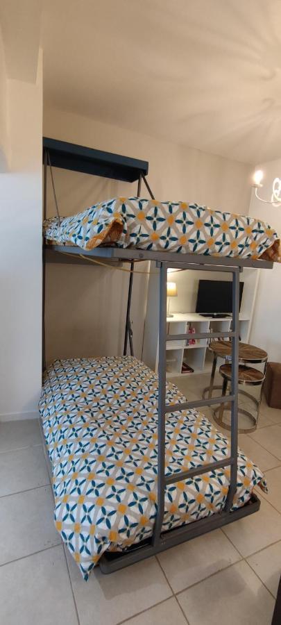 Holiday home Chaleureuse Petite Maison De Bourg
