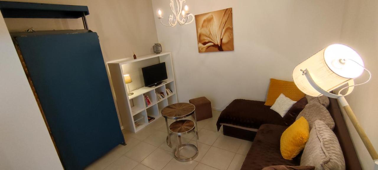 Chaleureuse Petite Maison De Bourg *